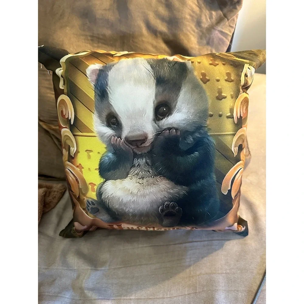 Hufflepuff Badger Throw Pillow Cover 16x16 Harry Potter Wizarding‎ World RARE